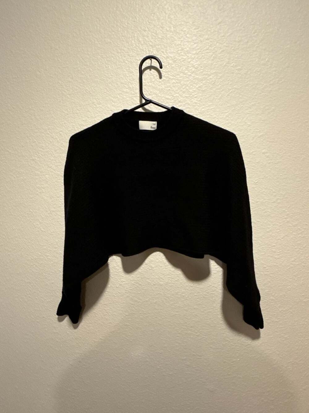 Wilfred Free Black Cropped Crew Neck Knit Sweater